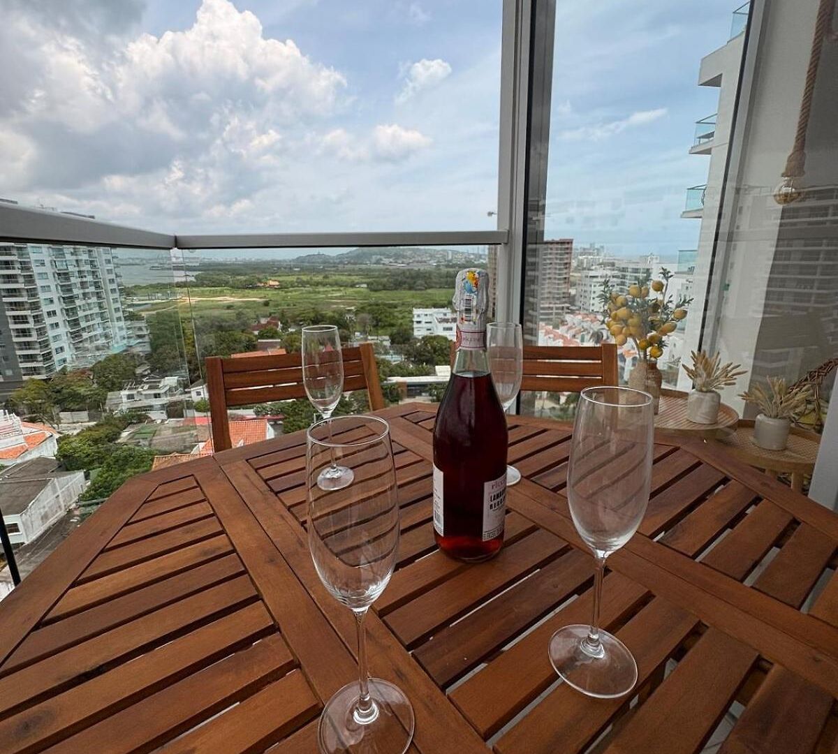 Sea View With Private Balcony Apartamento *