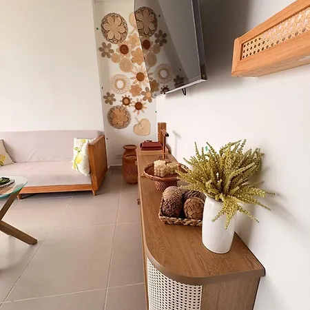 Sea View With Private Balcony Apartamento *