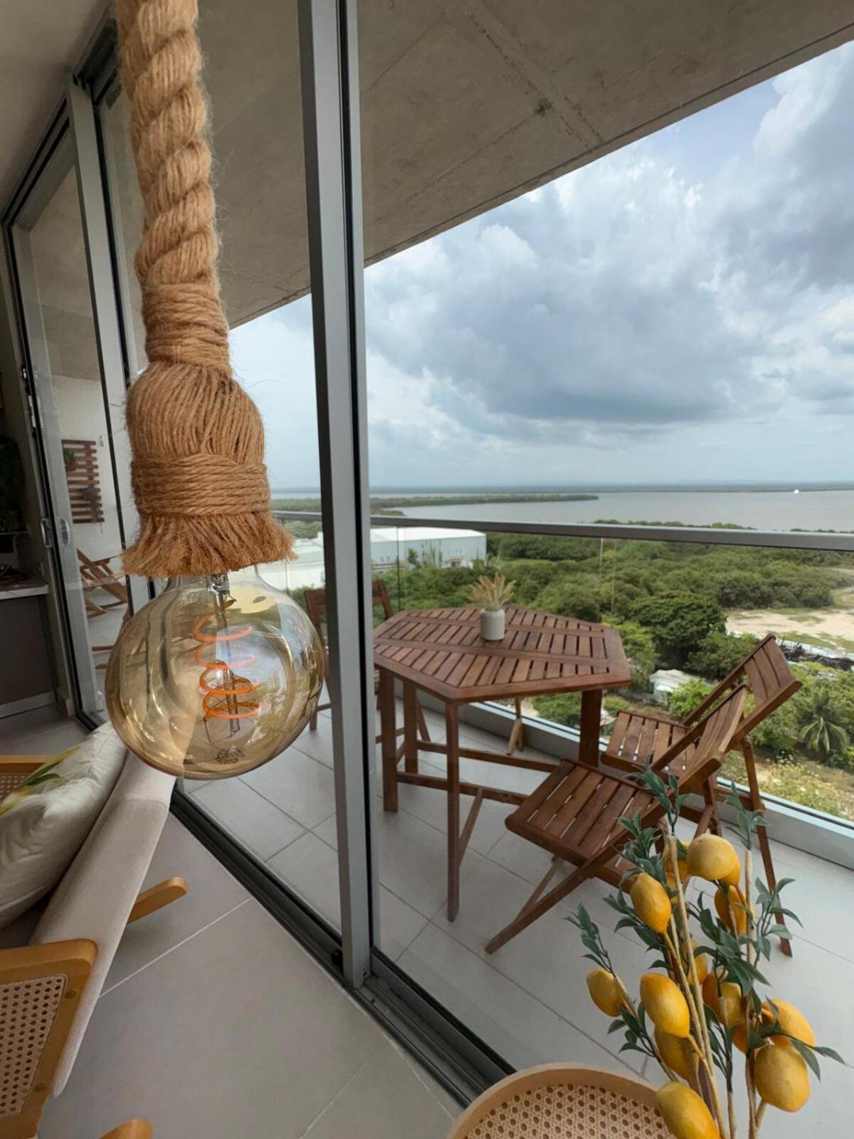 Sea View With Private Balcony Apartment *