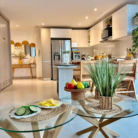 Sea View With Private Balcony Apartamento *